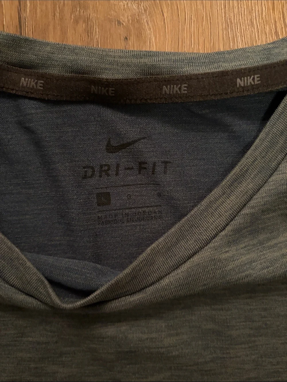 Nike Men's Crew Neck T-Shirt in Dark Charcoal